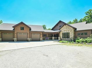1062 N English Settlement Ave, Burlington, WI 53105