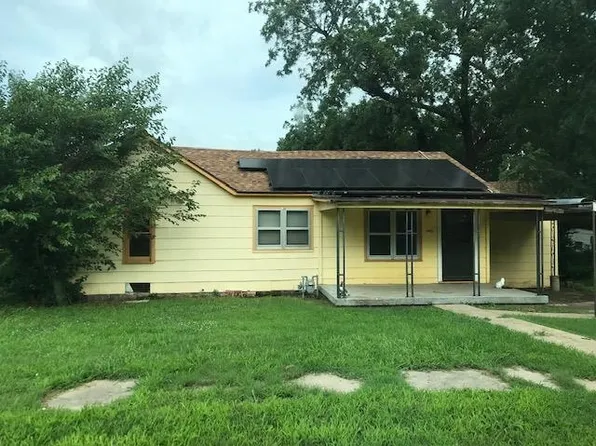 403 N Sumner St #405, Belle Plaine, KS 67013