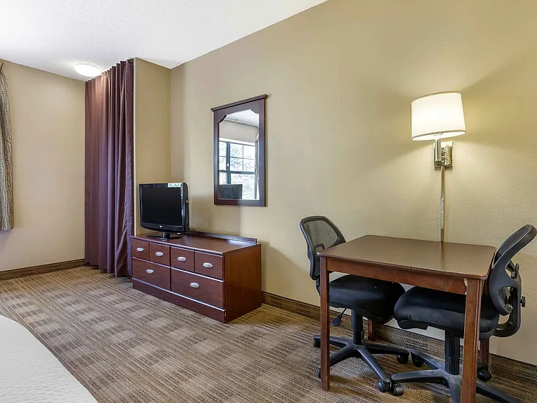 Studio Suite - 2 Full Beds
