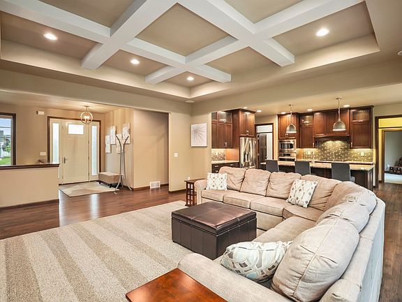 5th image of 2761 Creekwood Cir