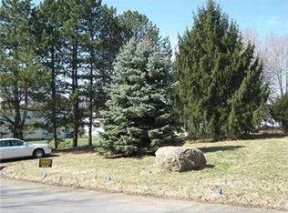 1930 McCracken Dr, New Castle, PA 16101