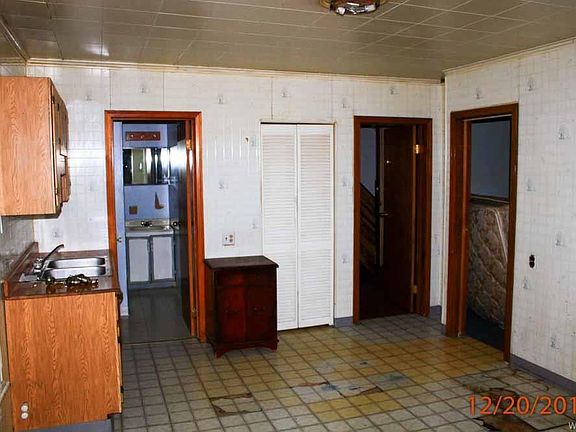 5th image of 203 N Ogden St