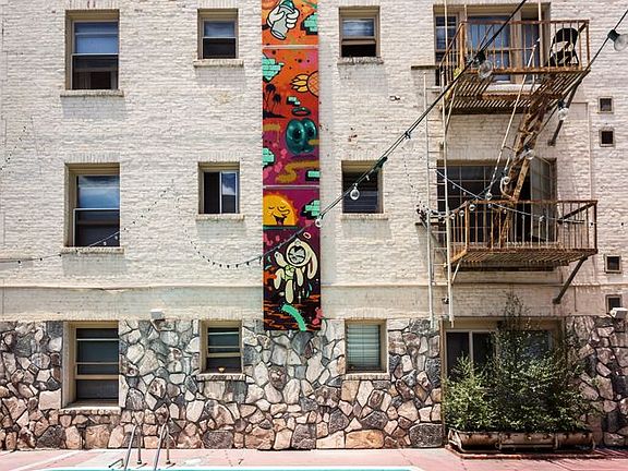 2nd image of 413 Olive St APT A