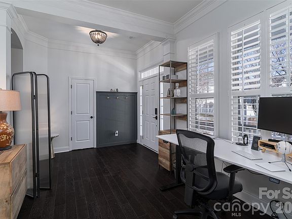 5th image of 15913 Trenton Place Rd