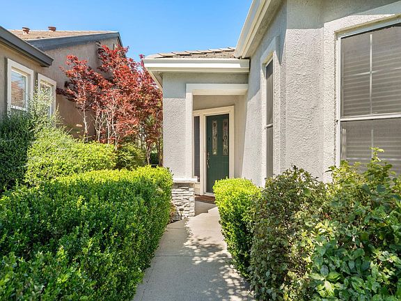 3rd image of 38 Augusta Court