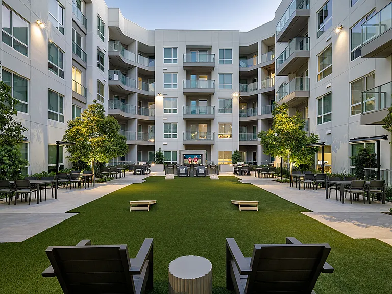 Hanover Burlingame — Photo 16