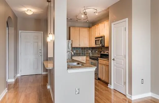 Building Photo - 3000 Vanderbilt Pl #227