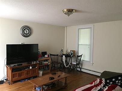 3rd image of 112 Hillcrest Dr #4