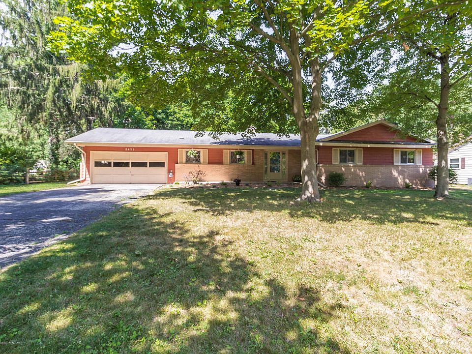 1st image of 3635 E Hiawatha Dr