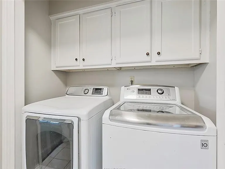 2400 Longmire Dr #301 — Photo 10