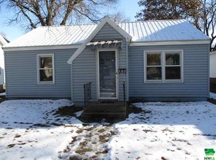 318 S 8th St, Cherokee, IA 51012