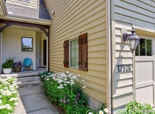 17528 N Fruitport Rd, Spring Lake, MI 49456