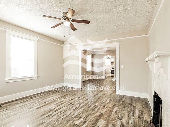 1089942_004_living_room_14125491.jpg