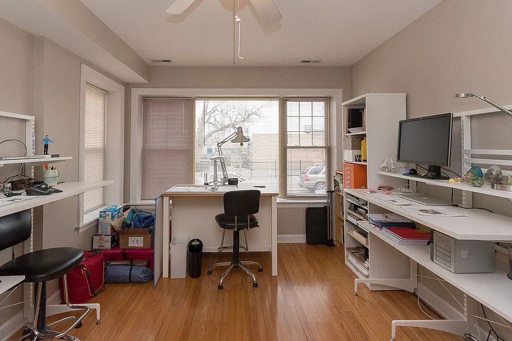 Building Photo - 5210 N Sawyer Ave #2