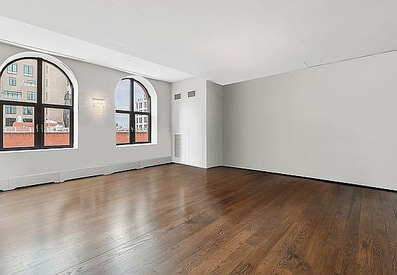 5th image of 55 Vestry St #7B