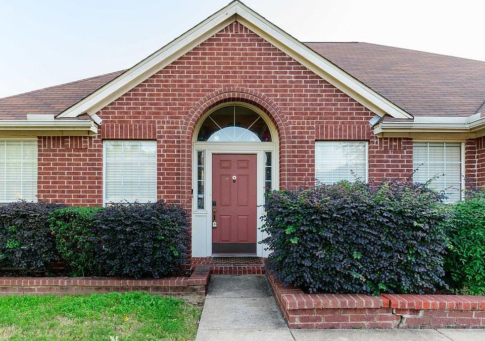 1st image of 906 Winterwood Ct