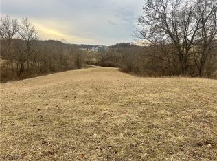 Sunflower Dr, New Concord, OH 43762