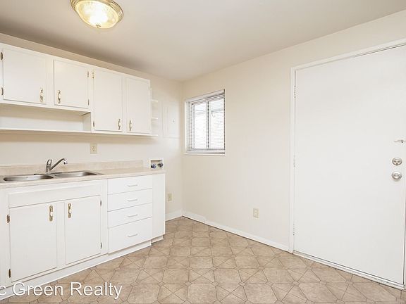 4th image of 4923 Neptune Ln