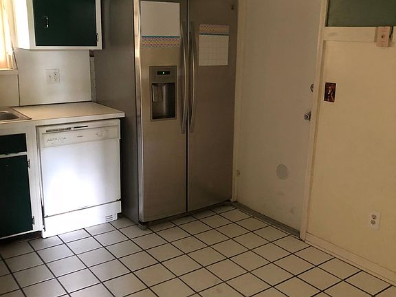 4th image of 3964 University Club Blvd