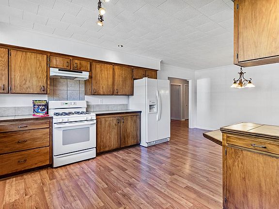 4th image of 173 Emerite Dr
