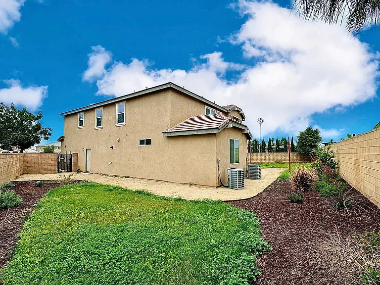 14810 Shelburne Ct — Photo 42