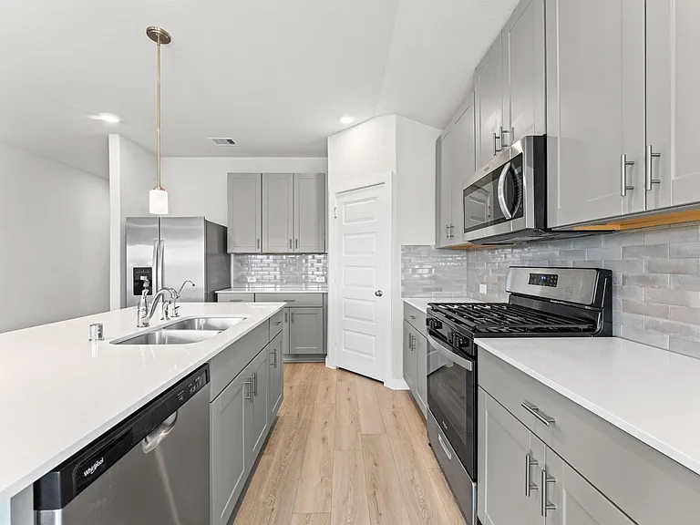 10520 Deussen Ln — Photo 12