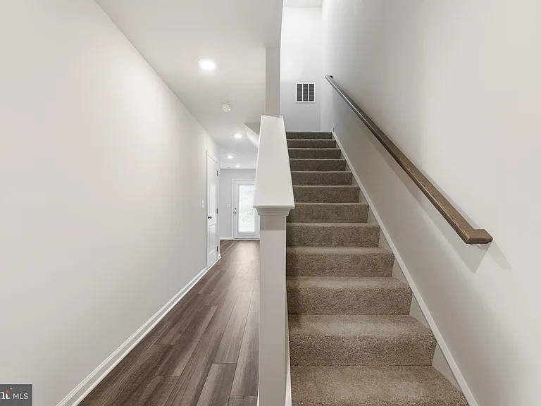 105 Milburn Dr — Photo 9