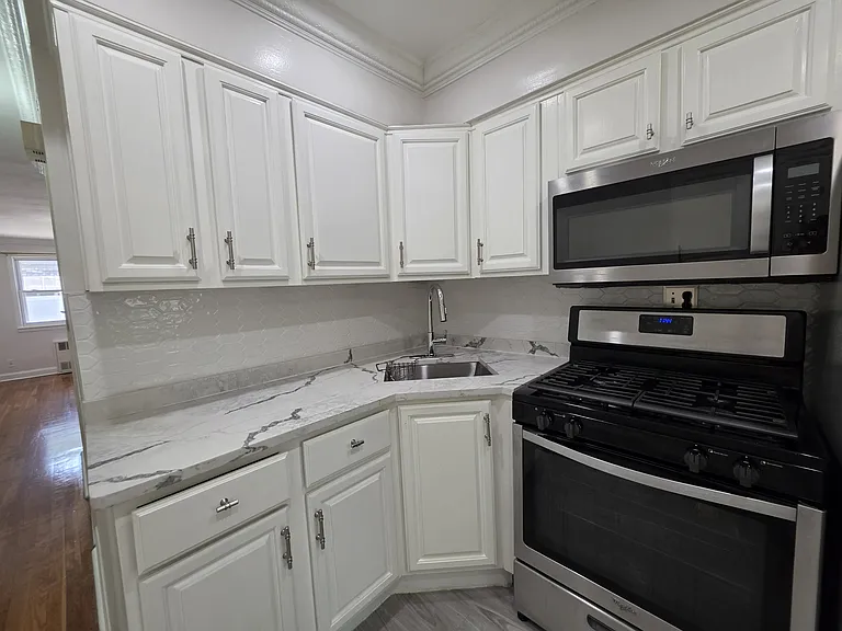 2052 E 60th St #1 — Photo 7
