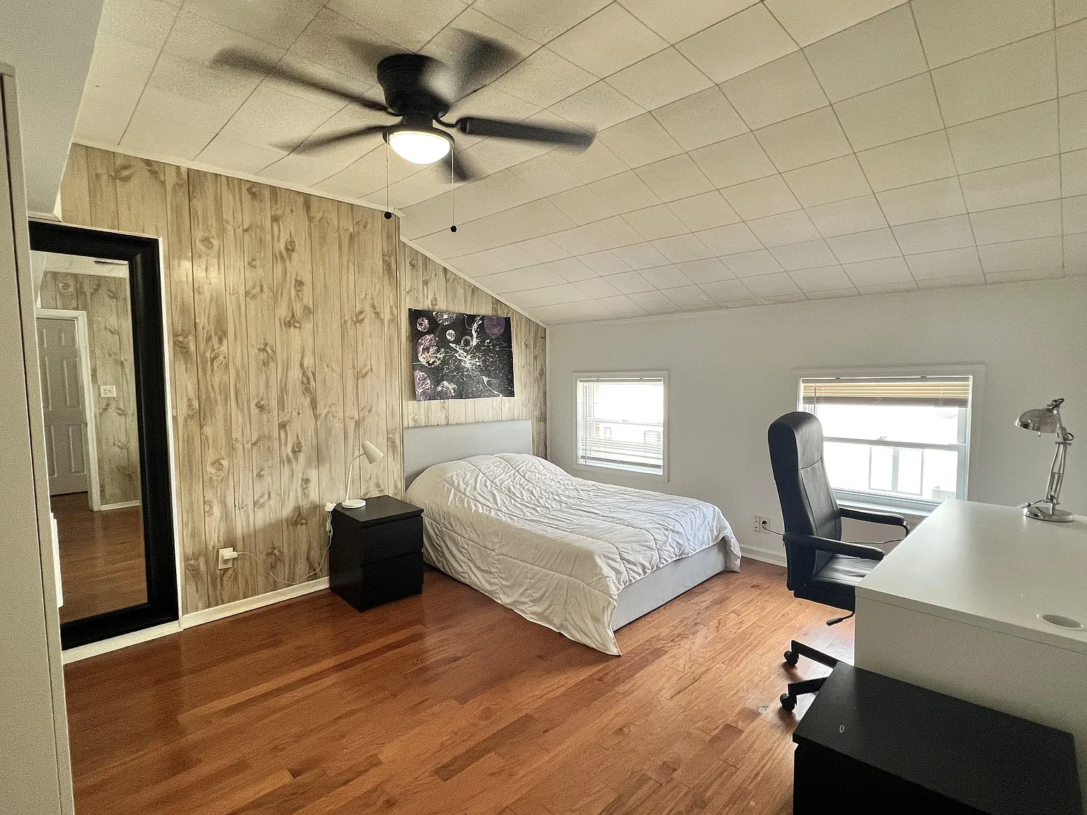 4 bed, 5.0 bath, 1903 sqft, $858 — Photo 2