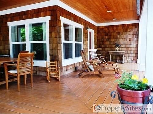 3rd image of 2864 S East Camano Dr