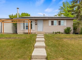 6795 S Malvern Rd NE, Calgary, AB T2A 5R1