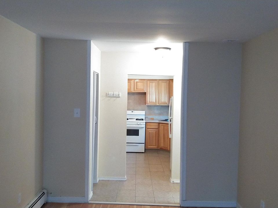 1st image of 17 Dickie Ave