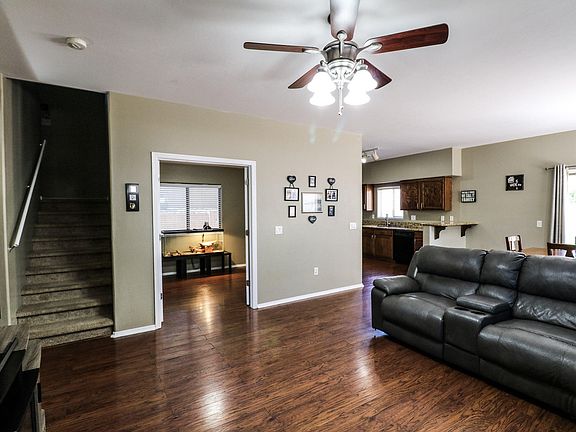 2nd image of 381 E Placita Nodo