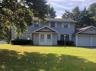 57 Burningtree Ln, Penfield, NY 14526