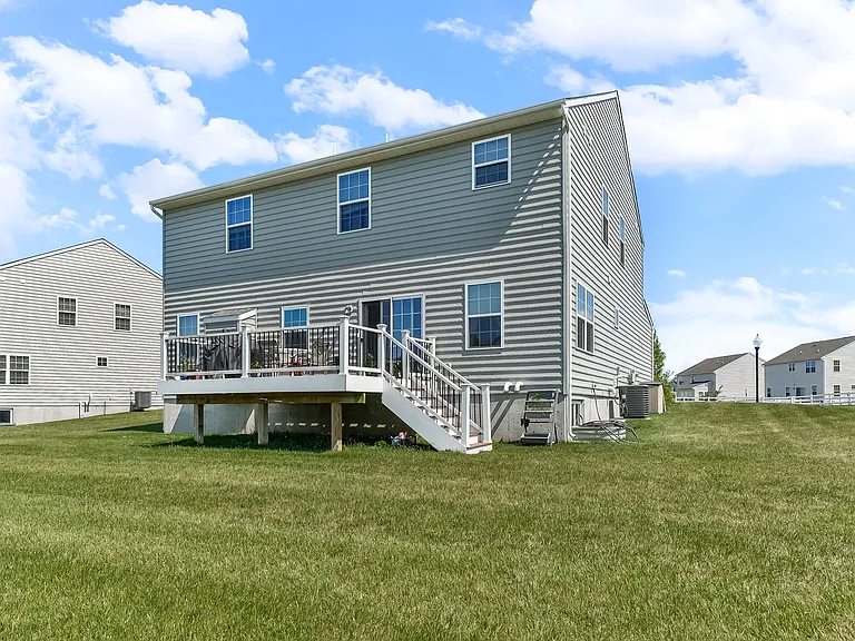 305 Goodwick Dr — Photo 36