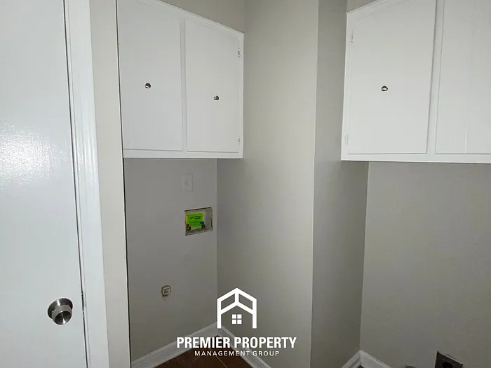 4040 Sandburg St — Photo 11