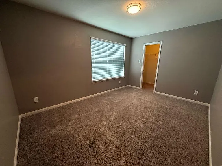 216 Continental Ave — Photo 29