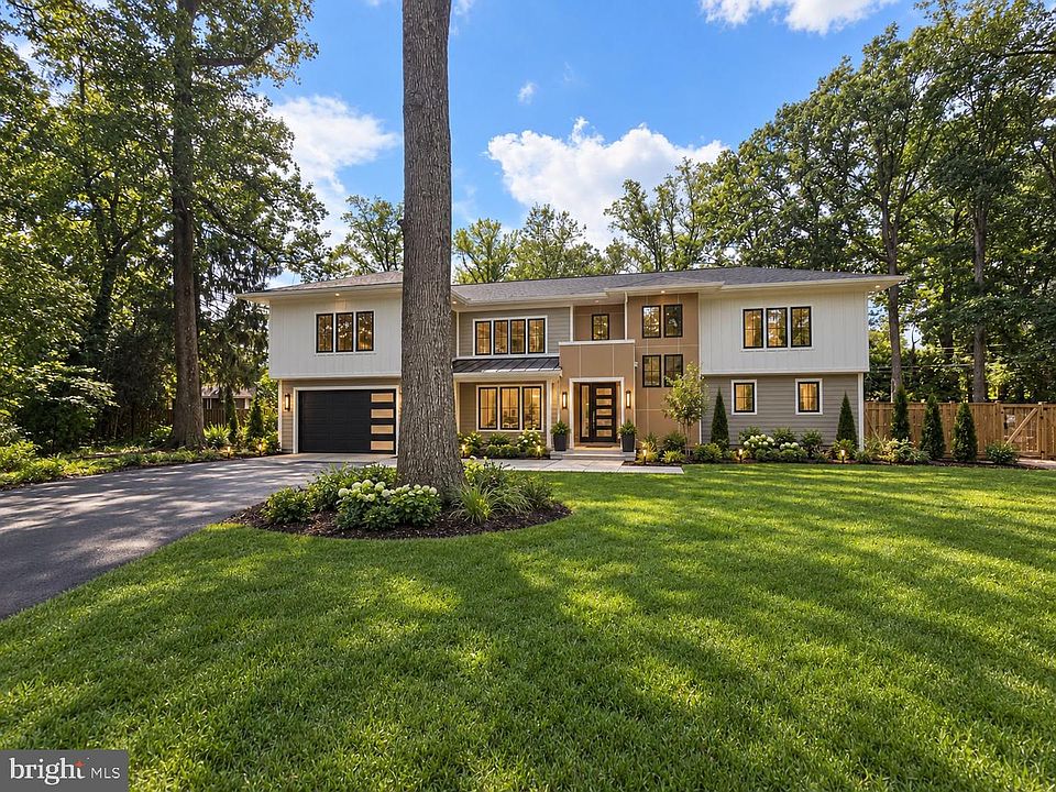 1st image of 8615 Acorn Cir