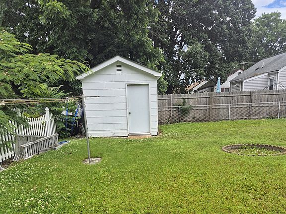 2nd image of 6613 Glenoak Dr
