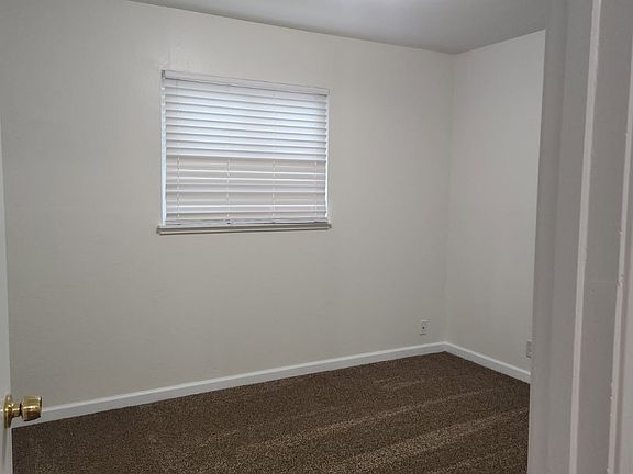 2nd image of 718 Lockwood Dr