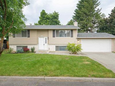 7411 N Calkins Dr, Spokane, WA, 99208