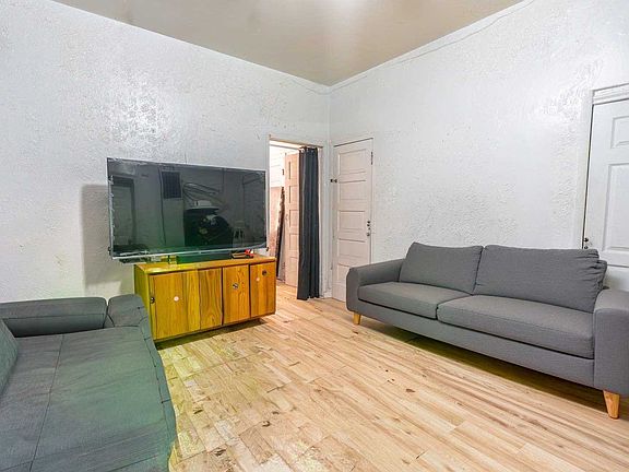 5th image of 2859 S Homan Ave