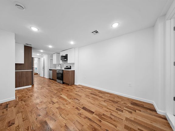 5th image of 1111 53rd St #B