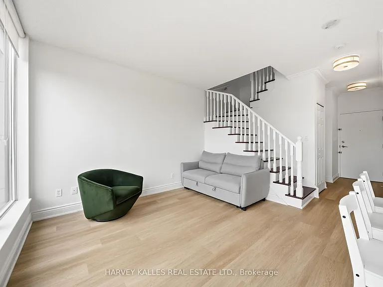 308 Palmerston Ave #Penthouse 14 — Photo 18