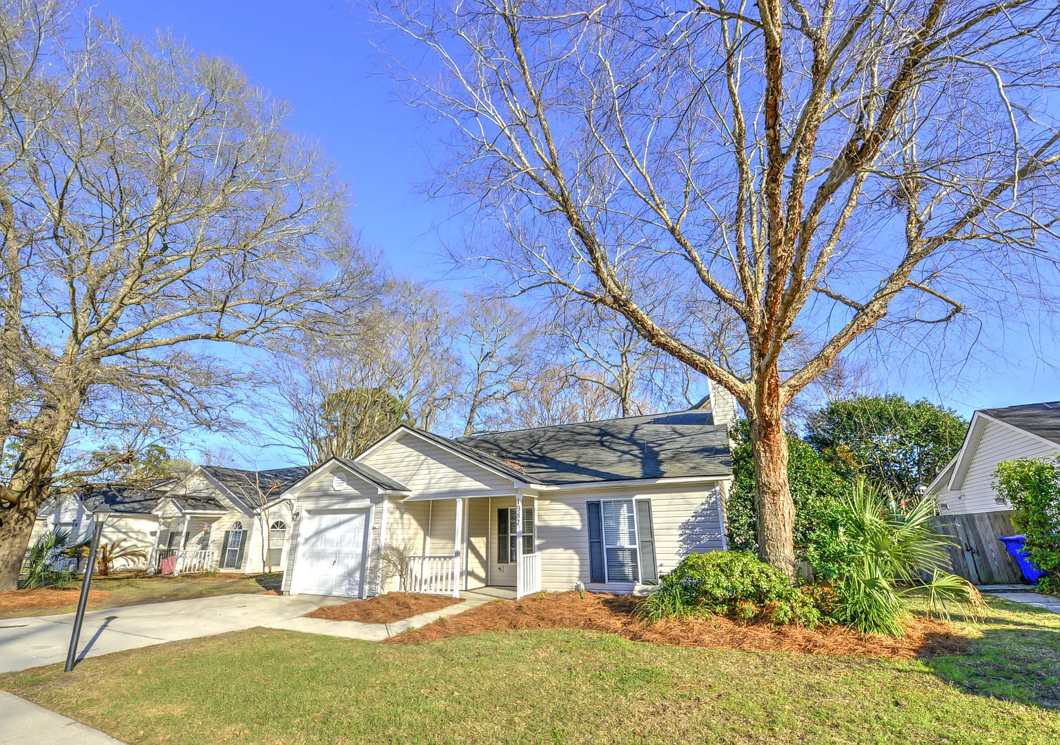 Gorgeous 3 BR, 2 BA , 1 Car Garage Home Off Isle of Palm Connector, Mt Pleasant — Photo 1