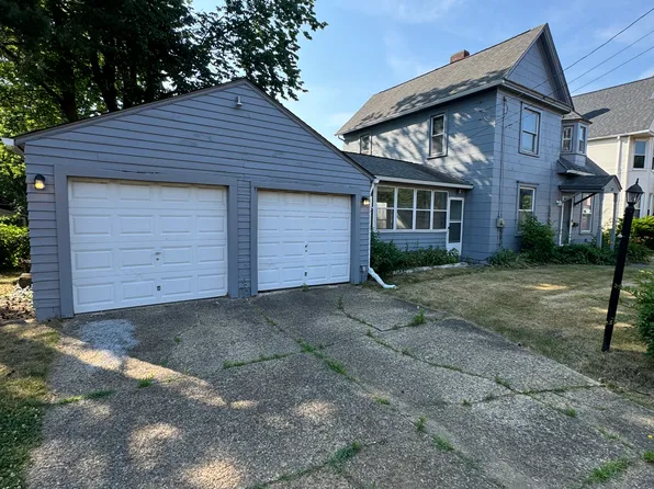 19 N Balch St, Akron, OH 44303