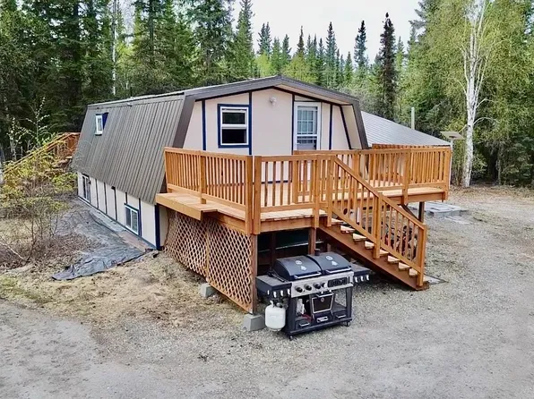 5748 Youngberg Rd, Salcha, AK 99714