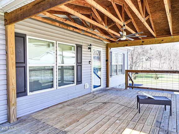 5th image of 1320 Sugarbowl Rd