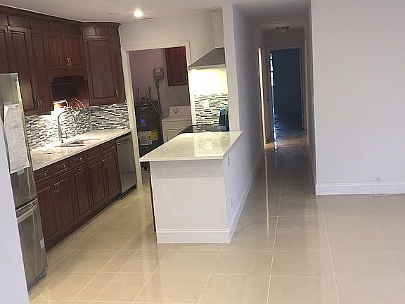 2nd image of 916 Mandarin Isle