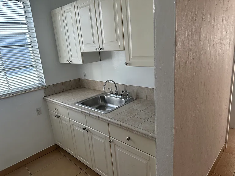 955 Euclid Ave — Photo 13